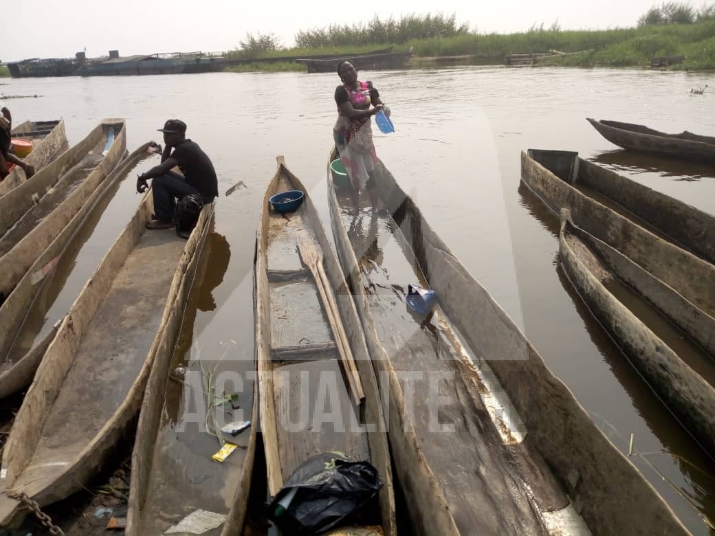 Vendeuse de poissons Kinkole