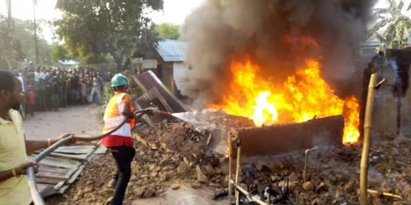 Un entrepôt de carburant en feu à Tshikapa