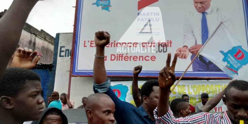 Les militants de l'ECIDE en liesse après la désignation de Martin Fayulu comme candidat de l'opposition à la présidentielle / Ph. Christine Tshibuyi 