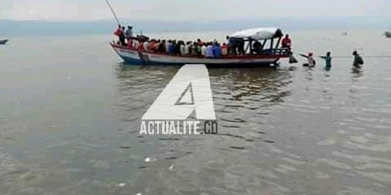 Les burundais sur le Lac Tanganyika en provenance de Baraka (RDC).