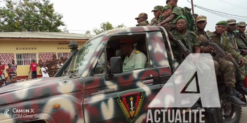 Les militaires déployés lors d'une manifestation de la population à Kindu.