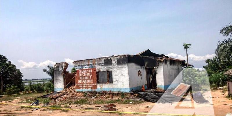 Le bureau de la CENI incendié à Yumbi lors des violences communautaires/Ph ACTUALITE.CD