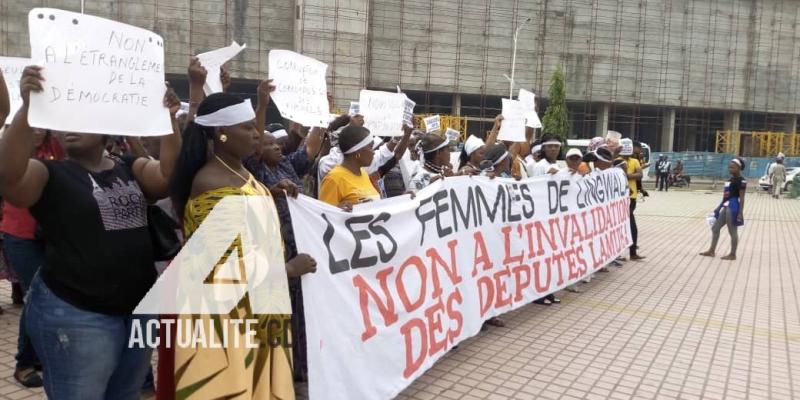 Marche silencieuse des femmes de la plateforme  Lamuka