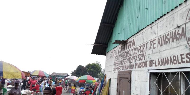 RDC : après 2 jours de protestation, les vendeuses du port de l’Onatra ont repris leurs activités dans le marché Inflammable