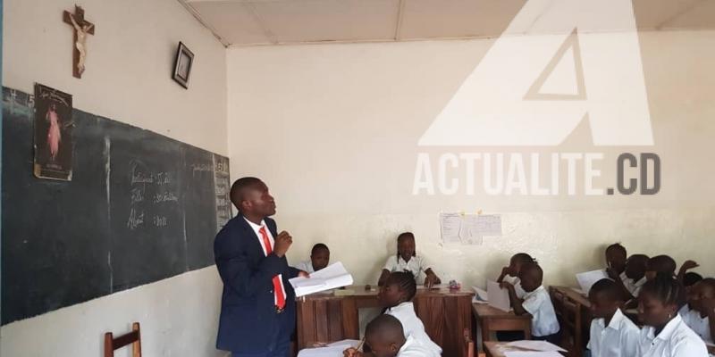 Le déroulement d'une leçon dans une classe à Kinshasa. Photo ACTUALITE.CD.