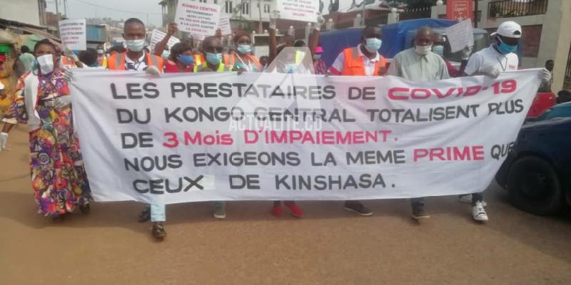 La marche de l'équipe de riposte de la Covid-19 à Matadi. Ph. Danny Kinda Nzita/ACTUALITE.CD.