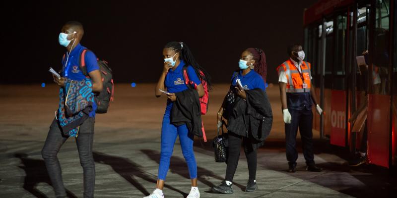 Les boursiers à l'aéroport de Ndjili. Photo Fondation Denise Nyakeru Tshisekedi 