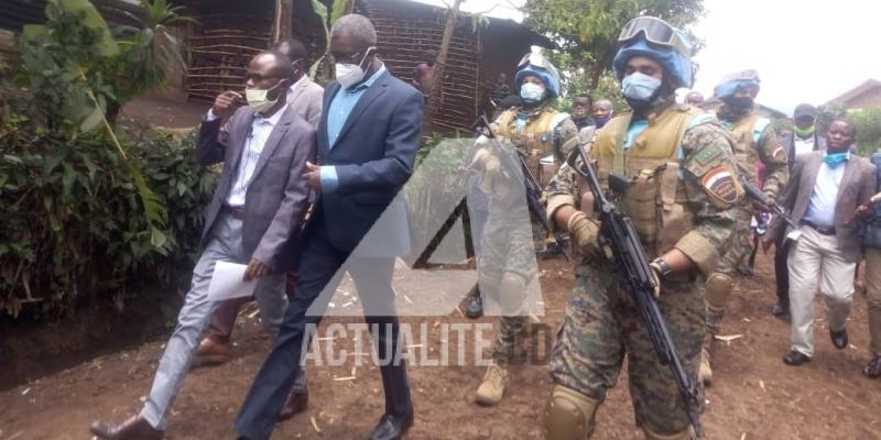 Dr Denis Mukwege escorté par les casques bleus à Kavumu/Ph ACTUALITE.CD