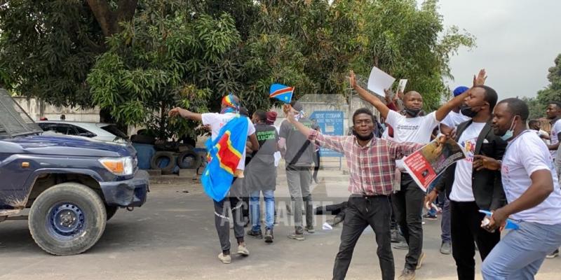 les militants des mouvements citoyens LUCHA et FILIMBI dispersés à coups de gaz lacrymogènes/Ph. ACTUALITE.CD