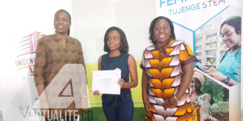 RDC : 24 jeunes filles bénéficiaires du programme TUJENGE STEM ont reçu leurs diplômes