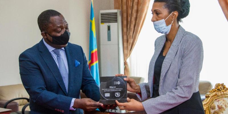 Viols en RDC : Jeanine MABUNDA a reçu un prix de l'UNFPA pour son engagement en faveur des femmes