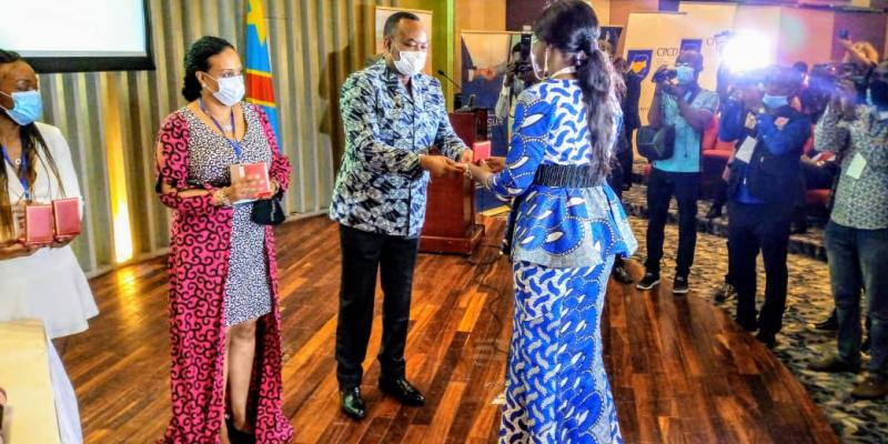 RDC : décorée en Italie, Yvette Batantu a également été honorée à Kinshasa 