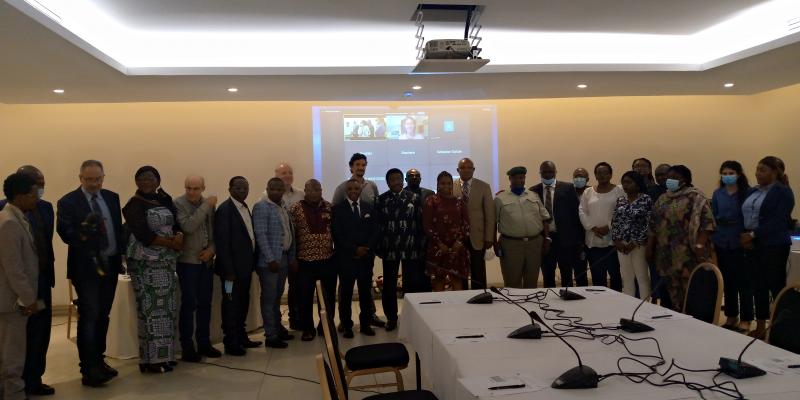 Photo de famille lors de l'atelier de la mise en place de la cellule des droits de l'homme de l'ICCN à Kinshasa