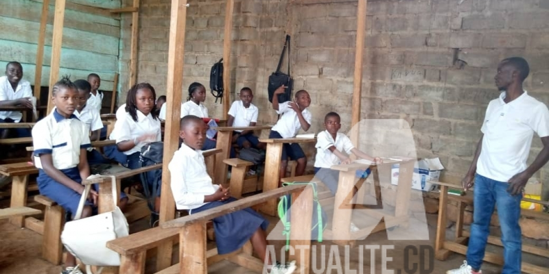 Un enseignant dans une école à Beni/Ph. ACTUALITE.CD