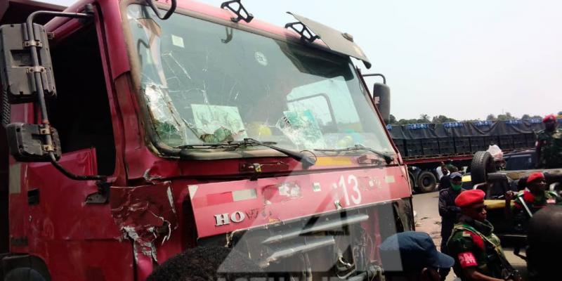 Accident d'un camion à Mont Ngafula/Ph ACTUALITE.CD 