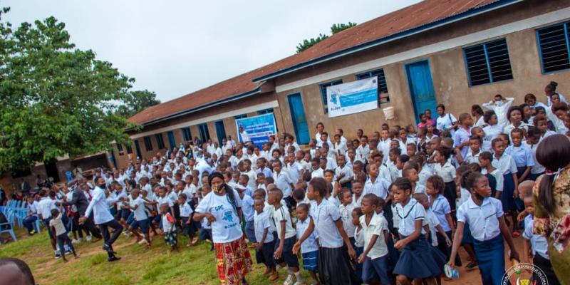 Les élèves dans une écoles à Mbuji-Mayi