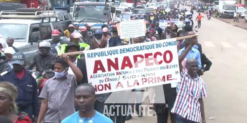 marche de l'ANAPECO et société civile pour exiger la reprise des cours à l'EPST