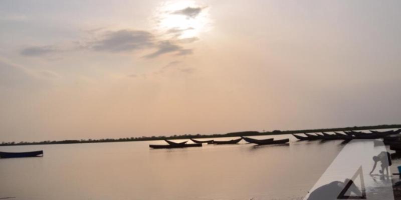 Couchée du soleil sur le lac Edouard