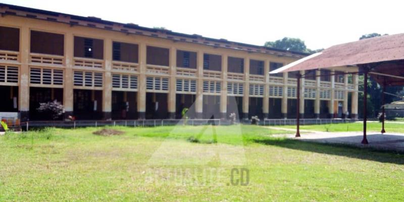 Enceinte du Lycée Bosangani à Kinshasa