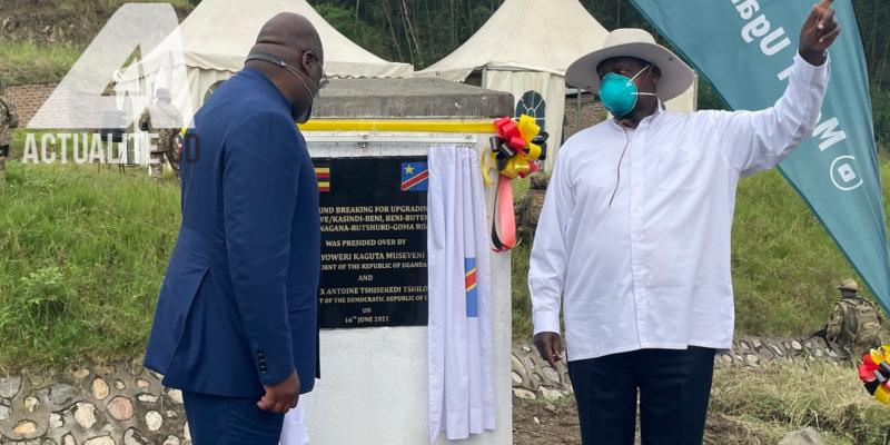  Félix Tshisekedi et Yoweri Museveni à la frontière RDC-Ouganda en juin 2021