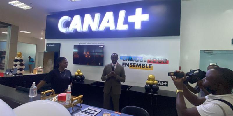 Francis Djempe, directeur régional de Canal+ dans la région du Katanga et de l'espace Kasaï à l'inauguration de la nouvelle boutique 