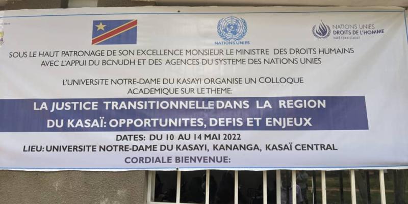 Banderole du colloque sur la justice transitionnelle dans la région du Kasai