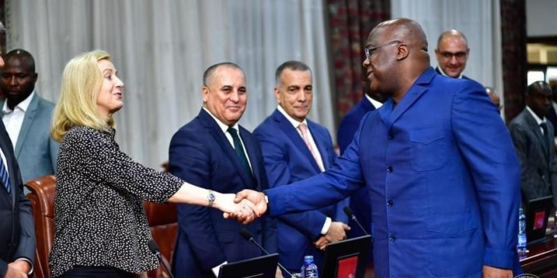 Félix Tshisekedi avec les ambassadeurs 