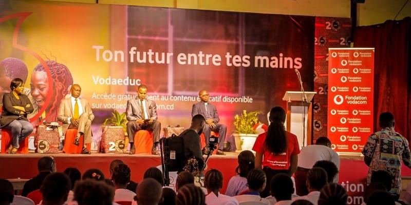 Lors du lancement de la campagne "Ton futur entre tes mains"