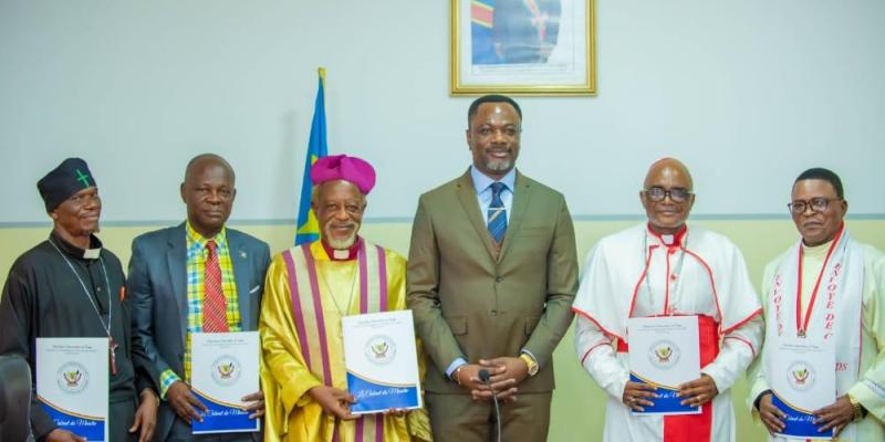 Tony Mwaba avec les chefs de confessions religieuses