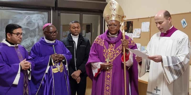 Cardinal Ambongo, prenant possession de Saint Gabriel Archange, l'église de son titre cardinalice