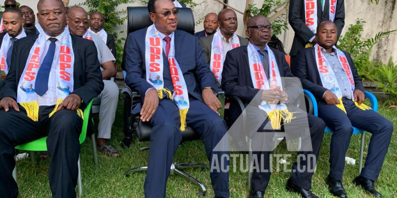 Bruno Tshibala et les cadres de son parti