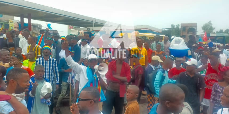 Rassemblement en cours pour une marche contre la guerre du M23