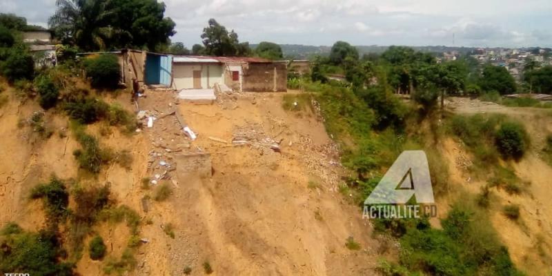 Vue d'une érosion au quartier Ngomba à Kisenso 