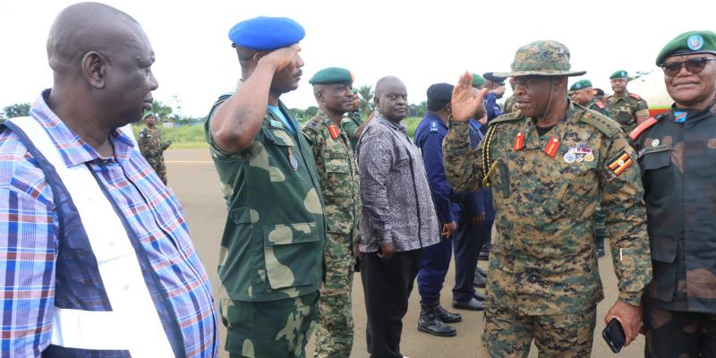 Général d’Armée Wilson Mbadi Mbasu, chef de l'Armée ougandaise