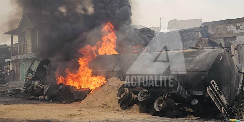 Explosion d'un camion citerne de carburant à Kinshasa