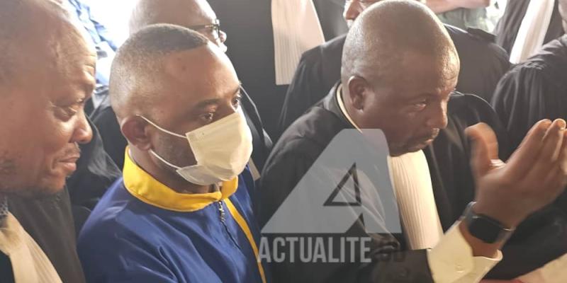 Salomon Kalonda devant la Cour militaire à Ndolo