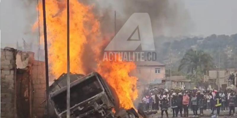 Explosion d'un camion citerne de carburant à Kinshasa