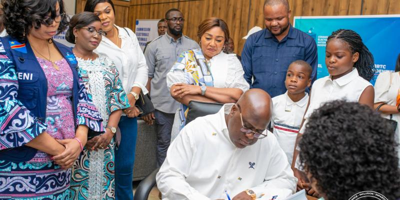 Félix Tshisekedi faisant acte de candidature