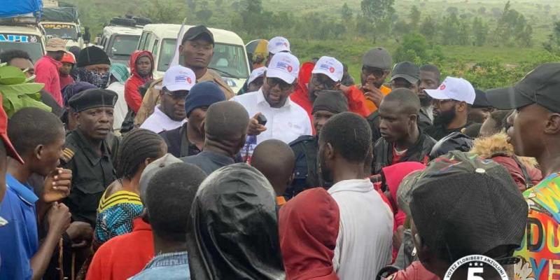 Floribert Anzuluni en campagne au Sud-Kivu