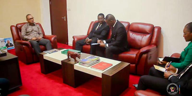 Réunion entre Peter Kazadi et le Chargé d'affaires à l'ambassade du Kenya en RDC