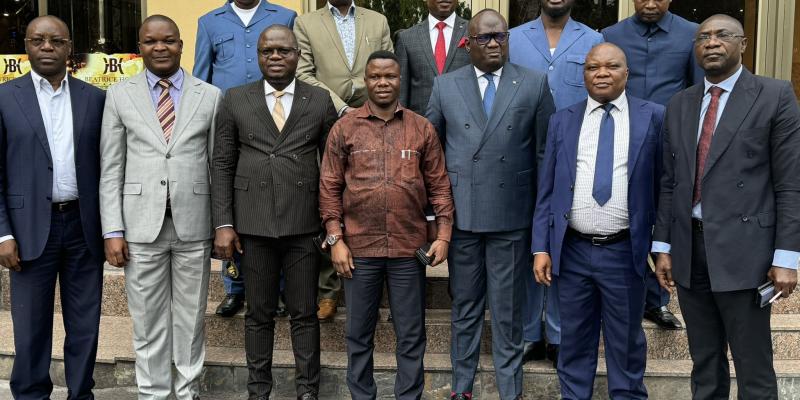 Les députés nationaux élus du Kasaï avec Guy Mafuta  