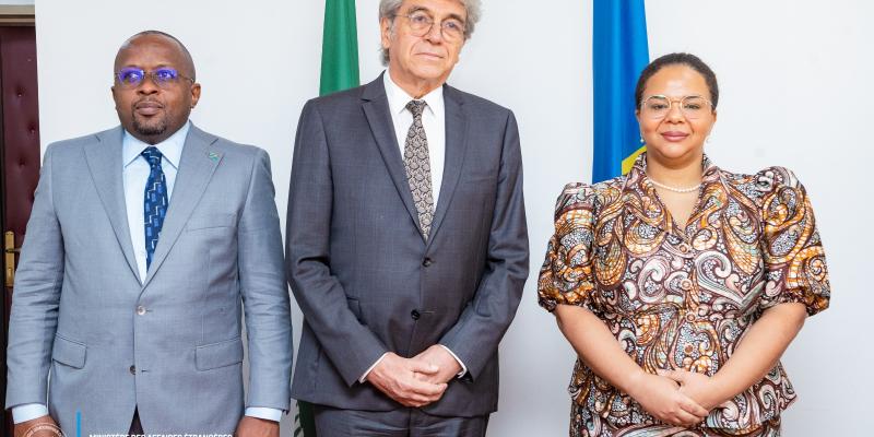 À la suite de l'incident du Week-end, Bruno AUBERT Ambassadeur de la République Française en RDCo reçu par Thérèse Kayikwamba Wagner et Jacquemain Shabani Lukoo.