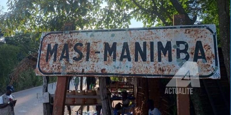 Un panneau d'indication à Masi-Manimba