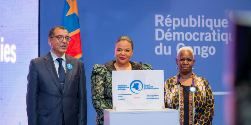 Thérèse Kayikwamba au milieu de Bintou Keita, cheffe de la Monusco et de  Rachid Agassim, ambassadeur du Royaume du Maroc en RDC et doyen des ambassadeurs accrédités au pays