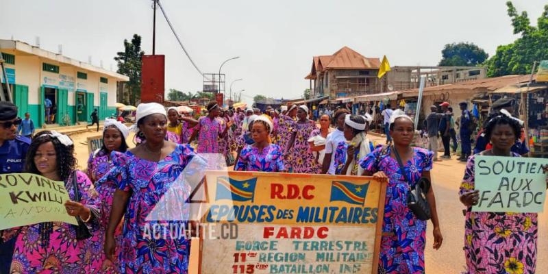 Marche des femmes FARDC et policiers