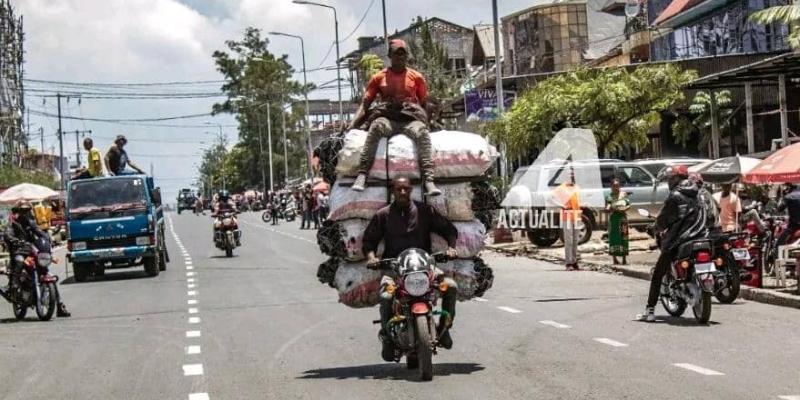 Les déplacés de Sake arrivant à Goma