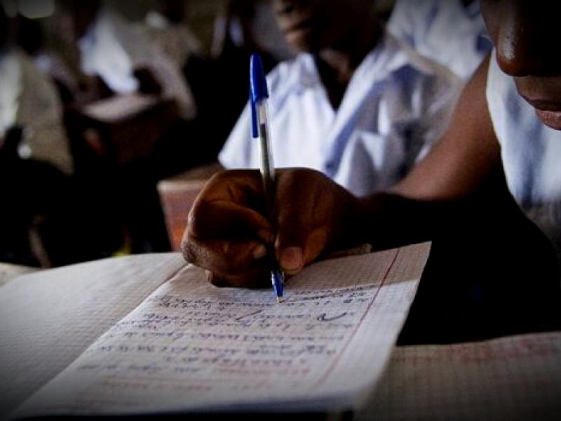 Une élève dans une salle de classe le 7 septembre 2016 à Kinshasa  AFP 