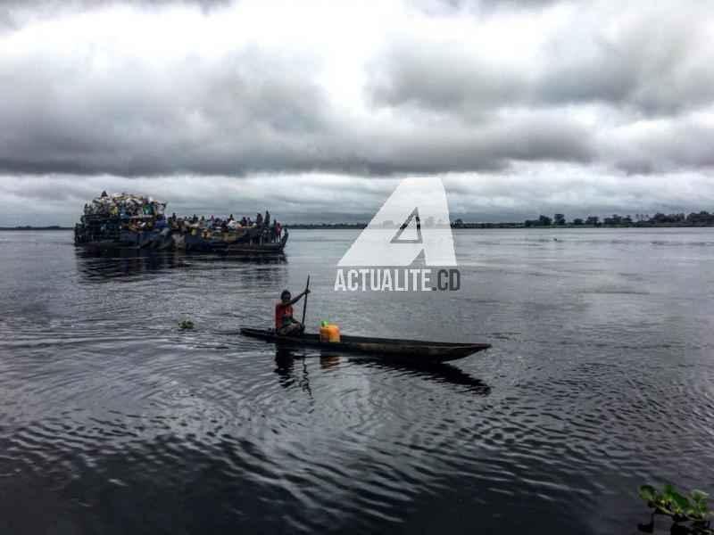 Une embarcation en provenance de Gemena sur le Fleuve Congo (Photo Patient Ligodi/ACTUALITE.CD)