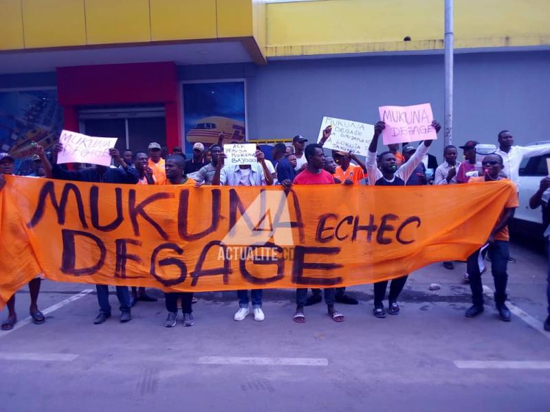 Les supporteurs devant l'Hôtel de ville de Kinshasa (Photo ACTUALITE.CD)