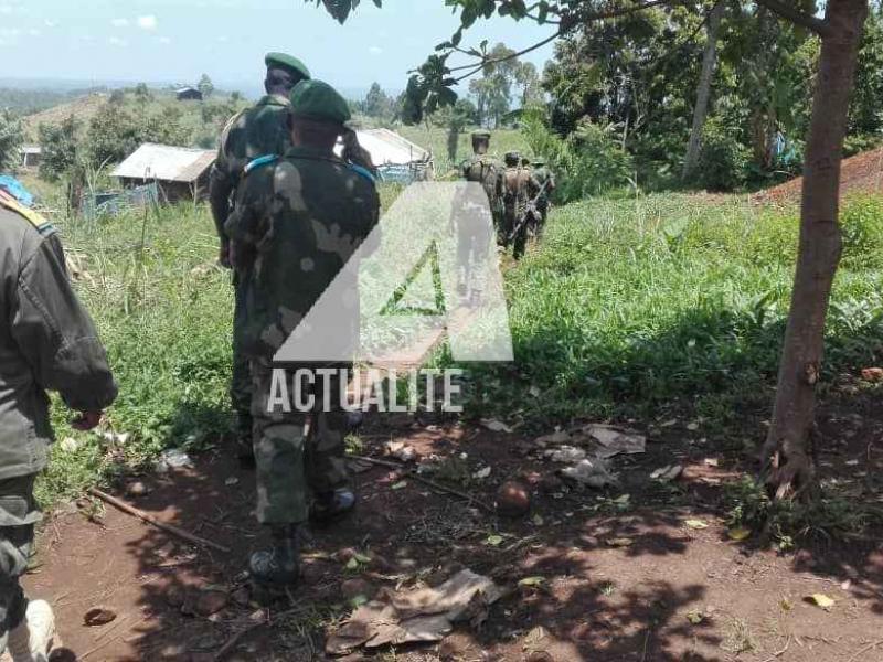 Une patrouille des FARDC dans un quartier périphérique de la ville de Beni